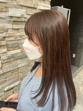 バドゥ(bud) ツヤベージュ×ぱつっとストレート