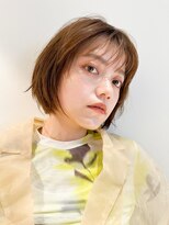 ユイル(Uil)&nbsp;グレージュカラー斜めバングデザインカラーシルキーベージュ