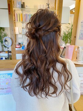 ギャラクシー ヘアードレッサーズ(galaxy hairdressers) パーティーヘアアレンジハーフアップアレンジ