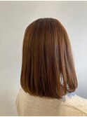 大人可愛い艶カラー 夏の明るめライトブラウン 内巻きボブ