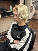ハイトーン金髪ウルフスタイル　抜きっぱなし　韓国スタイル