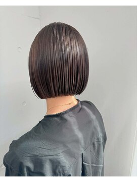 ユノ(juno) ミニボブと暗髪 シオガマ