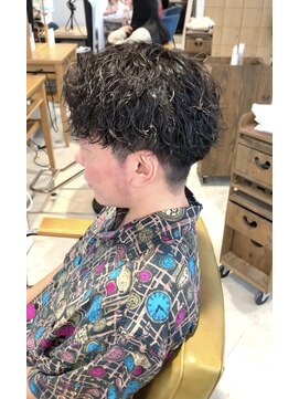 クラリス バイネオ 武蔵小杉(Claris by neo) 短めのセンターパート/波巻きパーマ/武蔵小杉