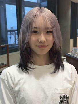 アウラ(AURA) 盛岡ダブルカラーハイトーンカラーブロンド顔周りレイヤーカット