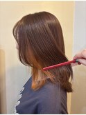 肌なじみもいいオレンジカラーでお洒落見え
