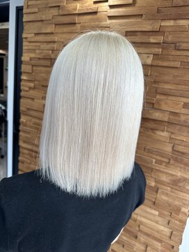 ラピス 横浜(Lapis) ホワイトベージュカラー