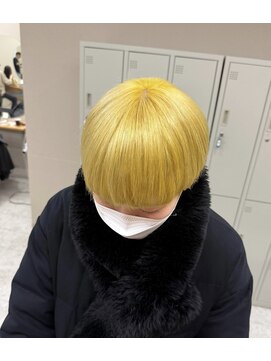 シカ 神戸三宮元町店(Cica) ハイトーン ショート マッシュ イエロー ブリーチ 刈り上げ 三宮