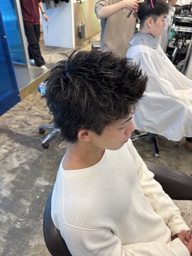 アンサー 千葉中央(UNSER prod by THE DAY) 【MEN’S HAIR/サーフカール/刈り上げセンターパート/千葉】