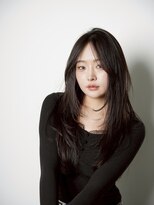 ハーツオオサカ(HE:ARTS OSAKA)&nbsp;韓国ヘア×センター分け×水光肌メイク