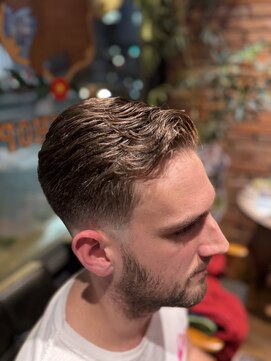 フォーコーナーズ(Four Corners) スキンフェードツーブロック刈り上げジェットモヒカンマンバン