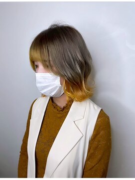 イースブルーレア(Y’s BLUE le'a) 切りっぱなしボブ/ブリーチデザインカラー/グレージュ×イエロー