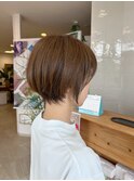 頭の形が綺麗に見えるショート