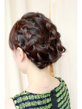 ホワイトルーム(White Room) 編み込みアップスタイル