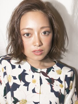 バーチュー(virtue) 【Virtue】 ソフトな切りっぱなし×巻きでフワッとボブ