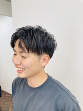 オレンチメンズヘアー(ORENCHI MEN'S HAIR) アップバングセンターパートツーブロック黒髪ショート