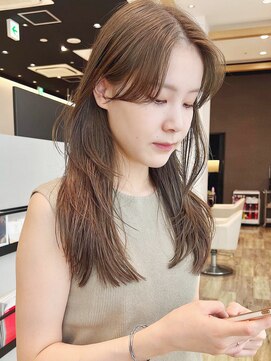 ケーツー あべのキューズモ-ル店(K-two) センターパート*顔周りカット*レイヤーカット*ベージュカラー