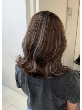 シエスタ バイ アンブルリュクス(siesta by amble luxe) ベージュカラー/髪質改善/ハイライト/レイヤー