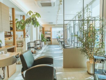 アラタ(ARATA)の写真/お客様を思いやる、温かくて仲の良いスタッフとアットホームな雰囲気が◎居心地の良い空間をご提供♪