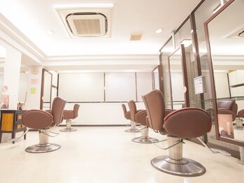 アズィーヘアー(asie HAIR)の写真/再現性の高いカット技術×居心地の良いプライベート空間♪《Asie HAIR》の提案で最高の似合わせを◇