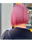 個性際立つピンクボブスタイル