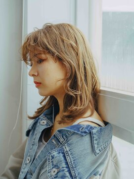 アマリス(Amaris) カジュアルロング20代/30代/40代/庭瀬