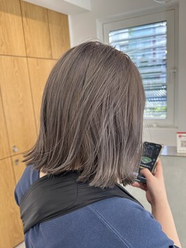 ソワ 北千住(soi) グレージュ切りっぱなしボブ