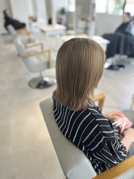 アイディアー スタジオコウベ(i-Dear studio Kobe) ミルクティーベージュ × メテオカラー