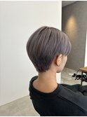 ブリーチカラーでラベンダーグレージュとハンサムショート◎