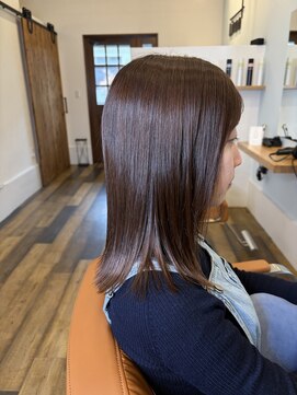 リノアプラス(Linoa+) 艶ベージュの外ハネミディアム