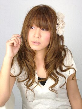 アーティー(Arty) 束感のある巻き髪スタイル☆