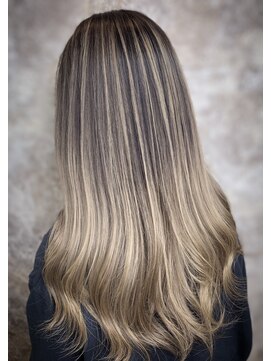 ゴリラビスケッツ(GORILLA BISCUITS) ハイライト際だつバレイヤージュ［桜木町/横浜/みなとみらい］