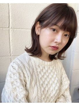 リンネ(Lin'ne) ナチュラル/鎖骨ミディアム/ くびれミディ/暗髪