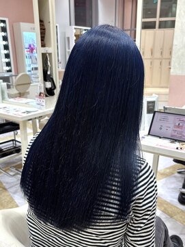 リー 梅田(Lee) ブリーチ1回/ネイビーブルー/暗めカラー/色持ちカラー/寒色