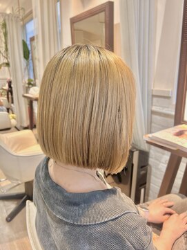 ベルナ(BeLuna) 顎下2センチぱつっとボブ