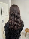 ロングウェーブニュアンスパーマゆるふわ大人可愛いスタイル