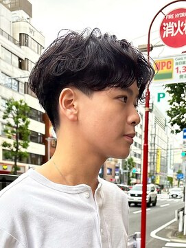 カルム(kalm) 毛流れセンターパートニュアンスパーマカルマヘアメンズパーマ