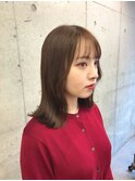 オリーブベージュ