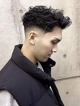 オーシャントーキョー ホワイト 原宿(OCEAN TOKYO WHITE) ローフェードオールバックスパイラルパーマ