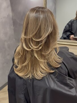 ラビマーニ 箕面店(Labimani) 【Labimani】レイヤーカット×白髪ぼかしバレイヤージュ