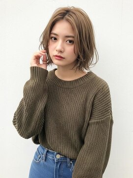 レパーン(Lepa) 大人可愛い透け感グレージュボブ
