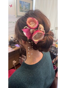 サロンドミナ(SALON DE MINA) カールシニヨン