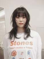 ワビ(wabi) 顔まわりレイヤー×ミディアムウルフ