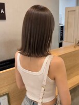 ノア(NOA)&nbsp;【NOA】透明感グレージュ×外ハネボブ｜切りっぱなしボブ