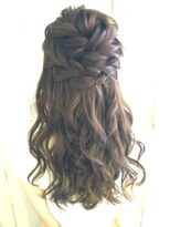 アンフィフォープルコ(AnFye for prco)&nbsp;【AnFyeforprco】大人の綺麗めハーフアップ♪