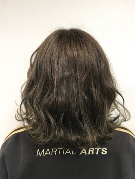 ポッシュ 原宿店(HAIR&MAKE POSH) カーキ×ブラウン