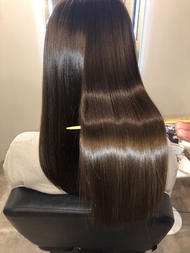 アールサロン アオヤマ(Rr SALON AOYAMA) プラチナミネコラストレート