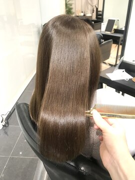 ラブクロムトーキョー オモテサンドウ(LOVECHROME OMOTESANDO) ブリーチなし☆ミントアッシュベージュメルティカラー☆髪質改善