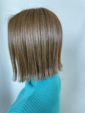 アドール(ADOR) [MIHO*ADOR] ブリーチ / オリーブベージュ  / ハイトーン / ボブ