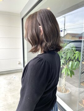 ナンバー(number+) 20代30代40代アッシュグレージュナチュラルボブ外ハネ