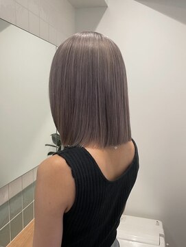 ラフ 立川(Laff) 簡単スタイリング/切りっぱなしボブ/ハイトーンカラーグレージュ